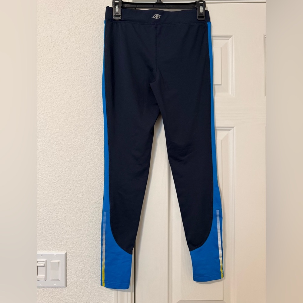 3/ $15 NordicTrack running leggings size Small